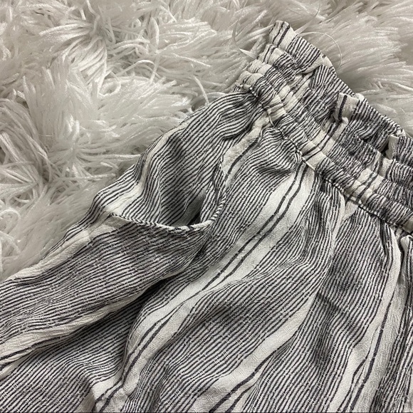 High Waisted Striped Soft Shorts W/ Pockets - Picture 3 of 7